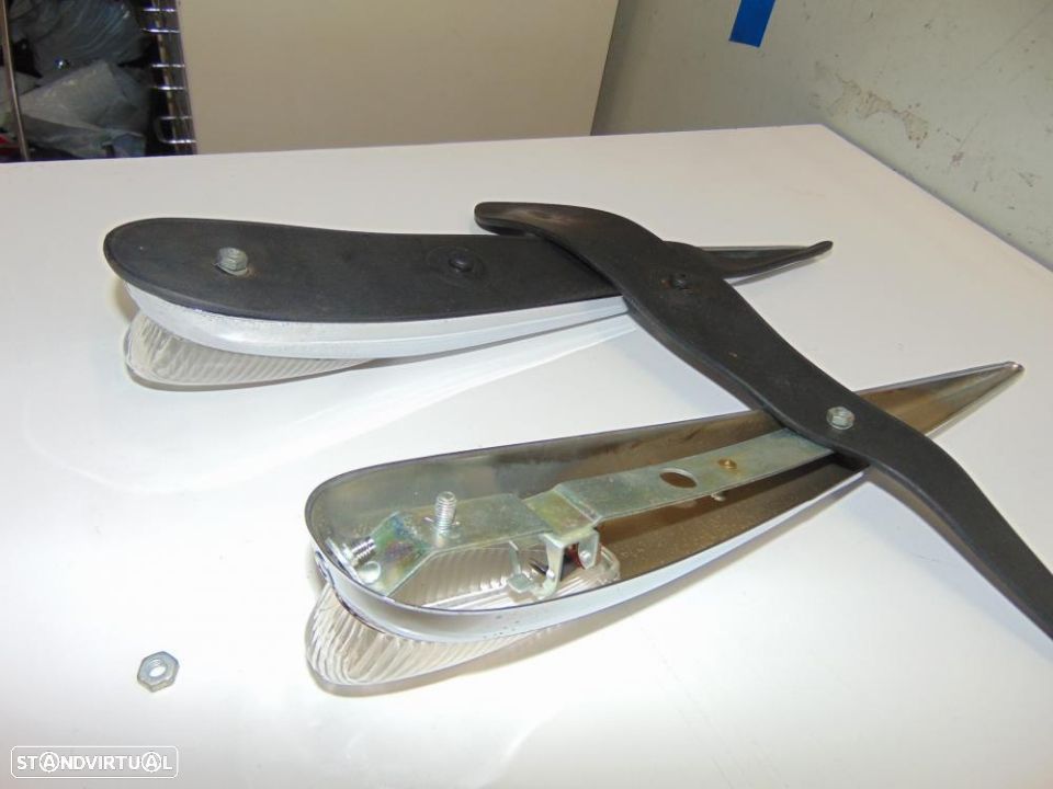 Antigos e clássicos farolins de guarda lamas - 3