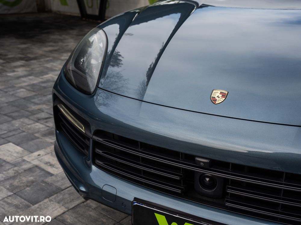 Porsche Cayenne - 5