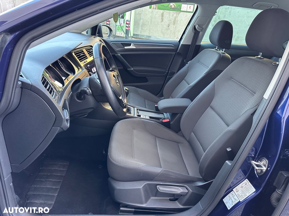 Volkswagen Golf - 25