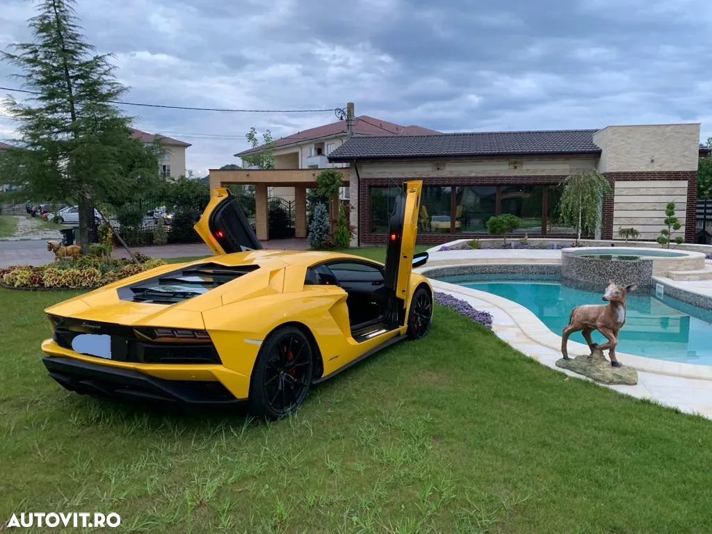 Lamborghini Aventador - 7