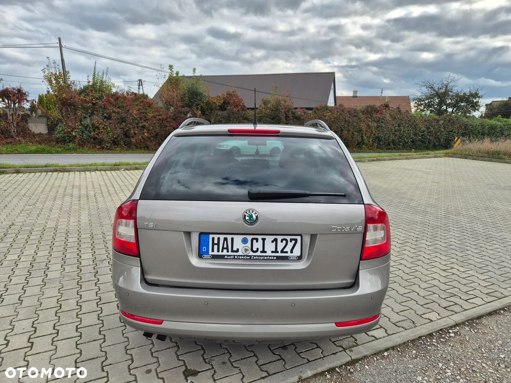 Skoda Octavia 1.4 TSI Family DSG - 5