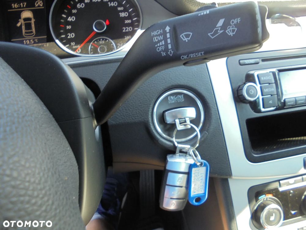 Volkswagen Passat 2.0 TDI Comfortline - 23