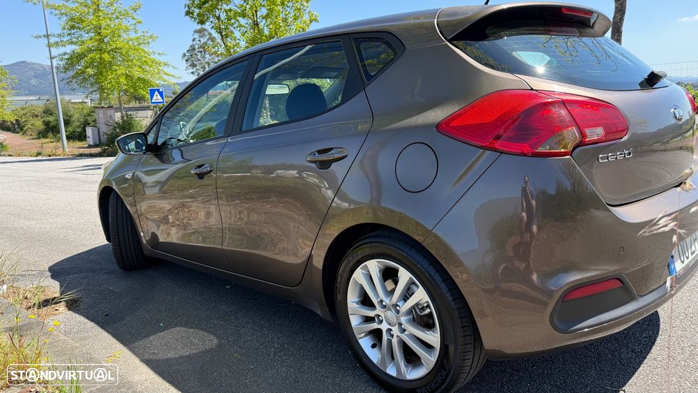 Kia Ceed 1.4 CRDi LX - 25