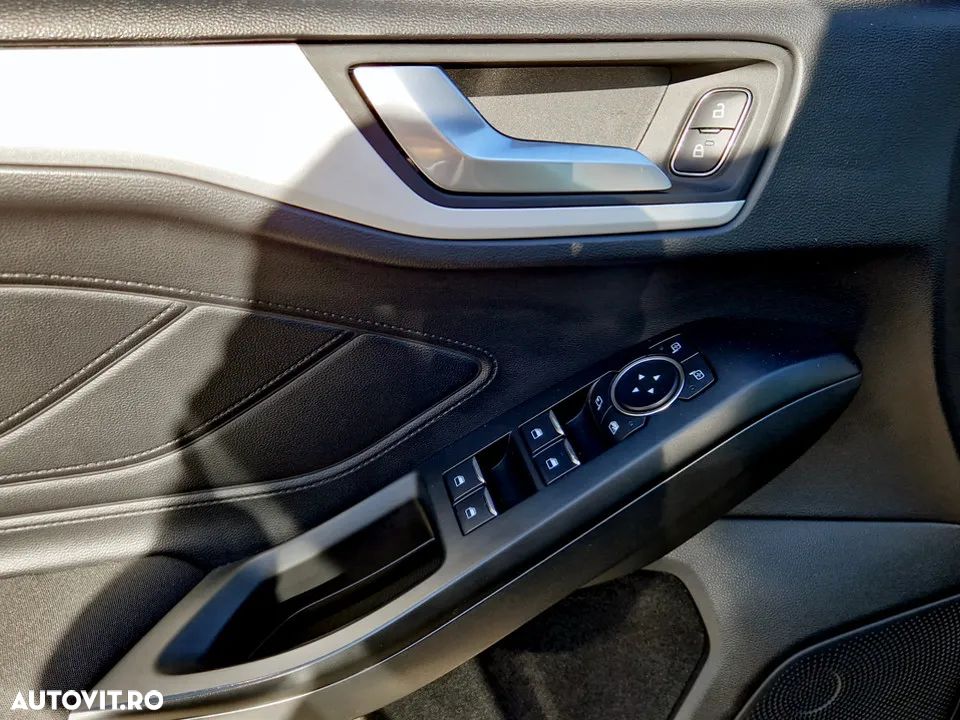 Ford Focus 1.0 EcoBoost Trend - 17