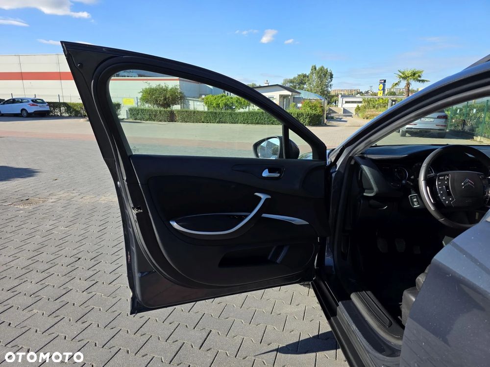 Citroën C5 2.0i 16V Dynamique Equilibre Navi - 11