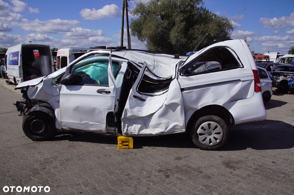 Auto na części - Mercedes Vito W447 116 CDI Lift 2.0 CDI 136 KM BlueTEC OM654 654920 725005 9147 2019R Silnik Skrzynia Drzwi Klapa Zderzak Lusterko Deska Kokpit Sterownik Moduł Czujnik Licznik Kierownica Wyświetlacz - 8