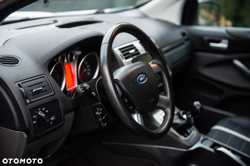 Ford Kuga 2.0 TDCi 4x4 Titanium - 20