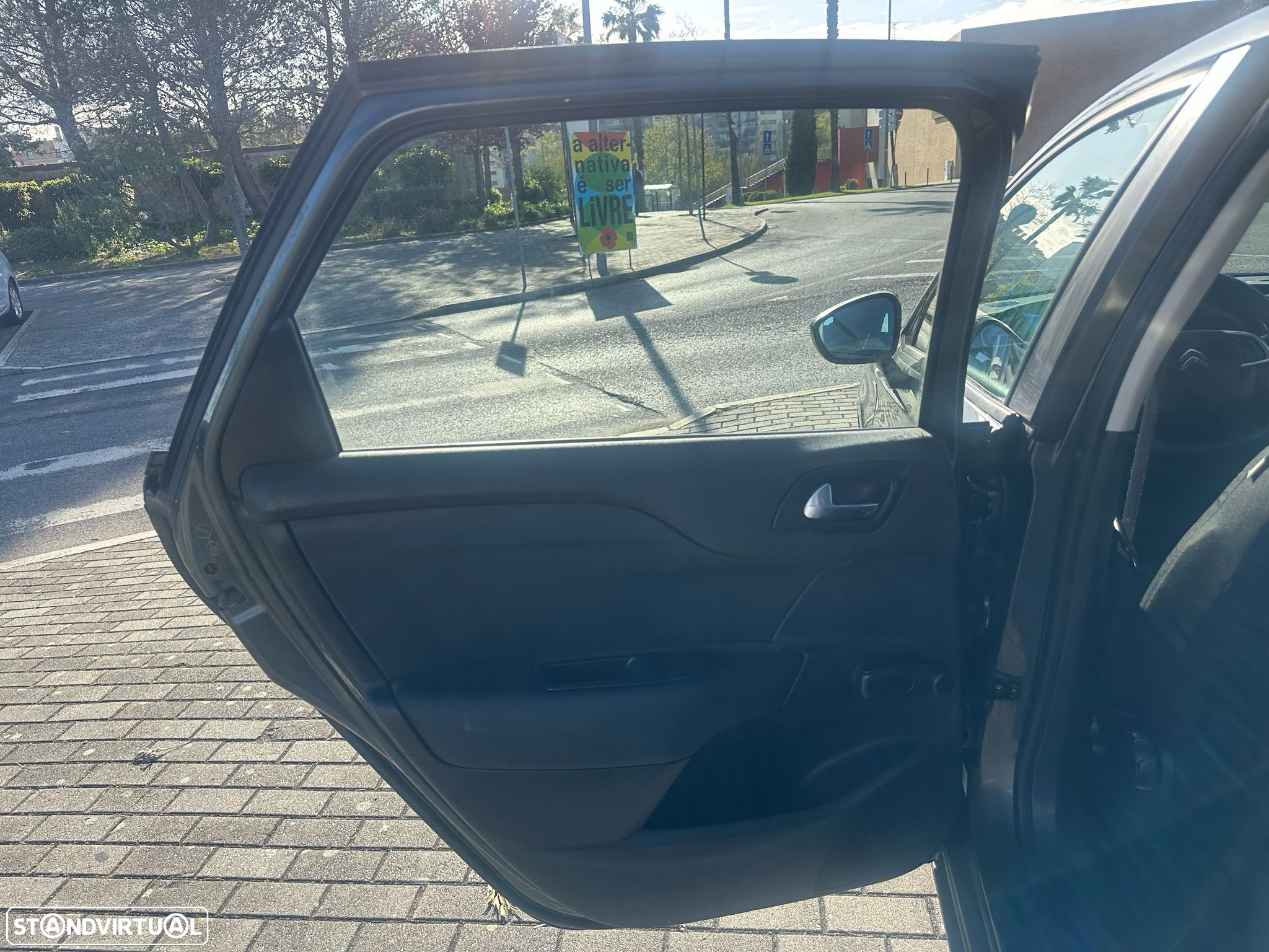 Citroën C4 1.6 HDi Attraction - 17