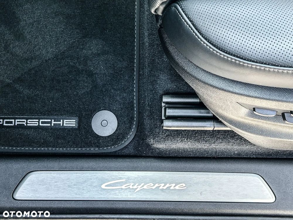Porsche Cayenne Standard - 22