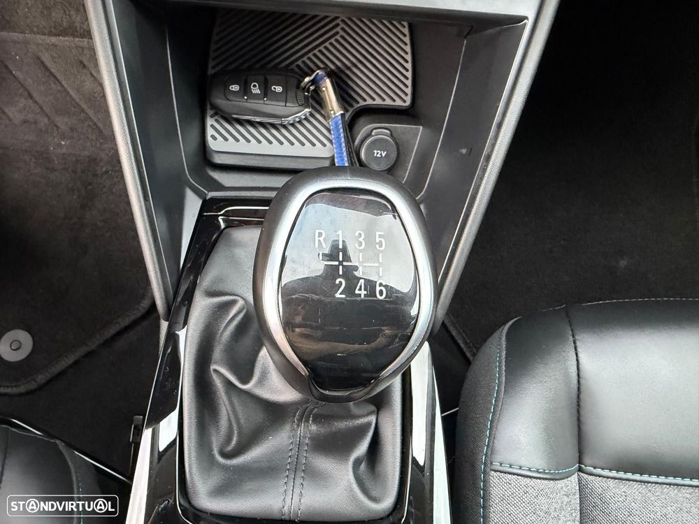 Citroën C4 1.2 PureTech Shine - 24