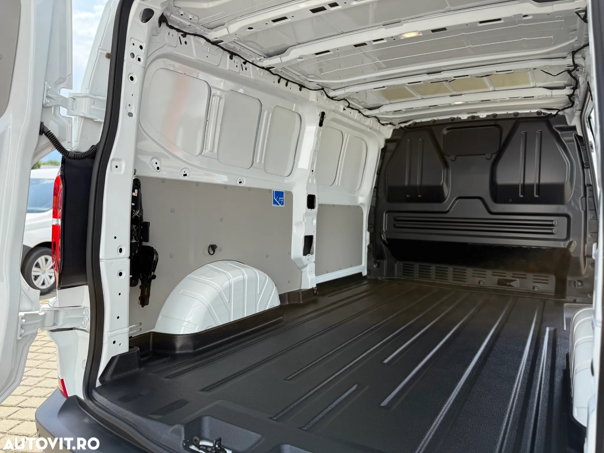 Volkswagen Transporter - 14