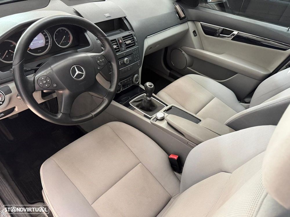 Mercedes-Benz C 220 CDi Classic - 12