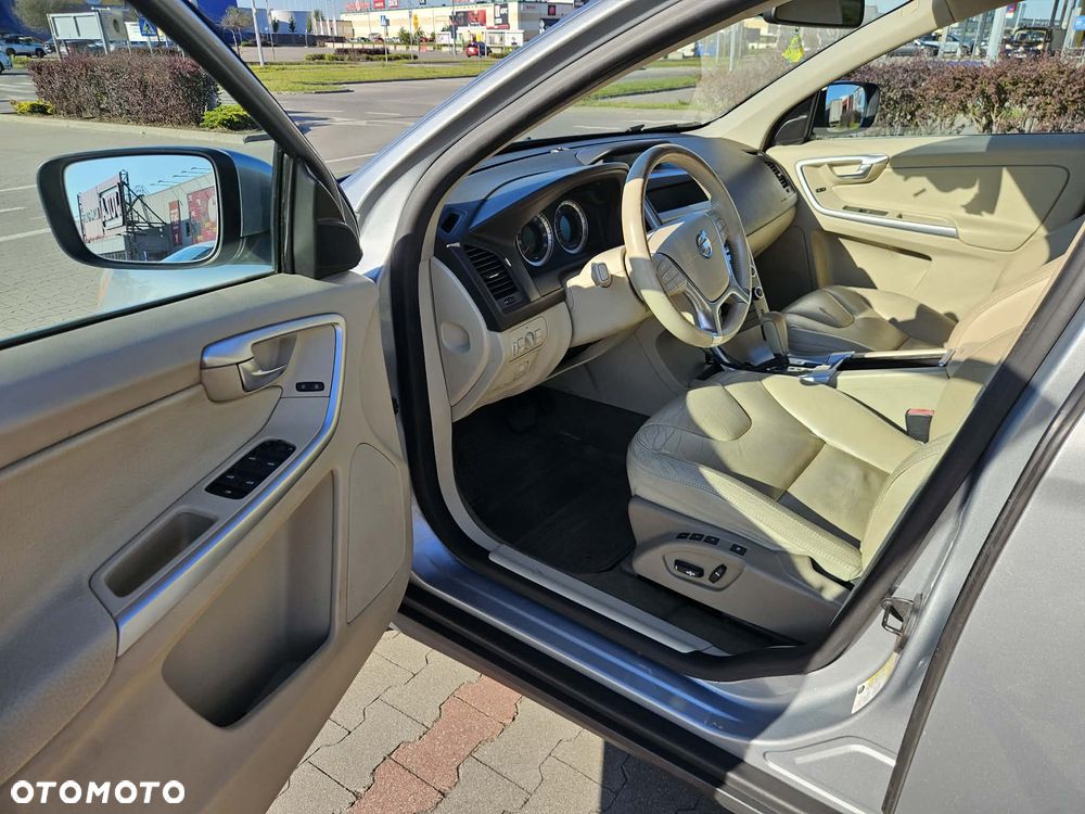 Volvo XC 60 T6 AWD Momentum - 6