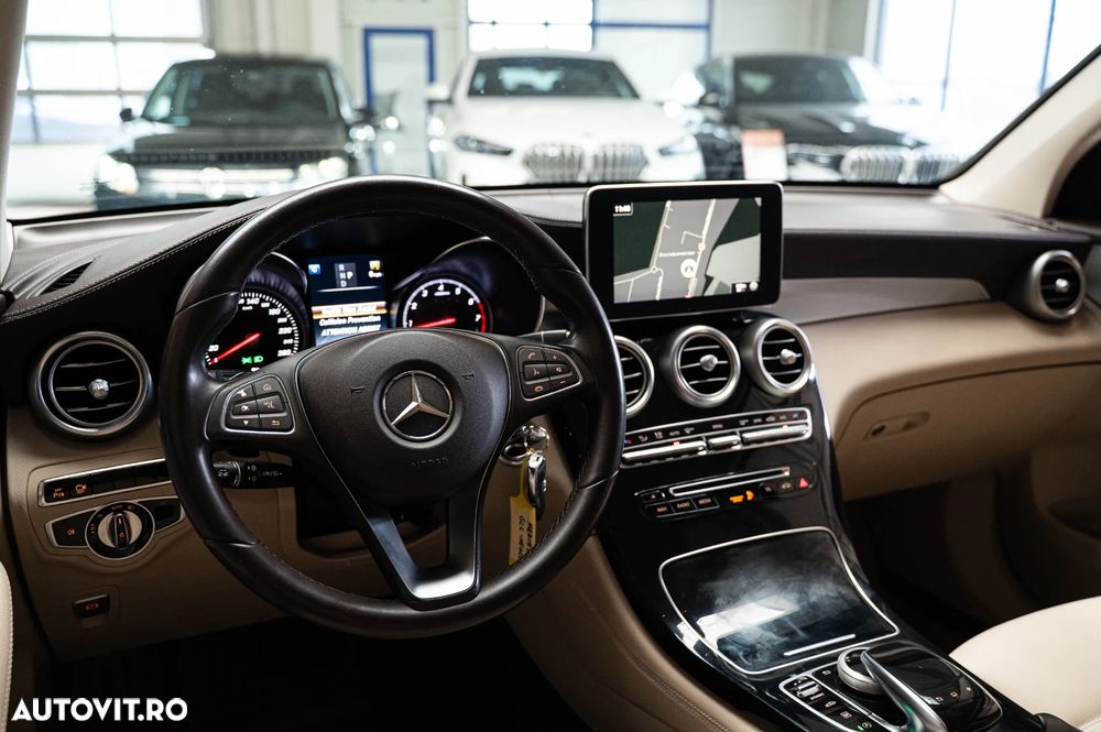 Mercedes-Benz GLC 250 4Matic 9G-TRONIC AMG Line - 29