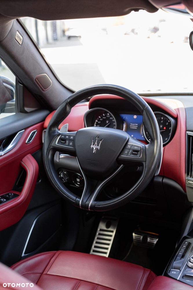 Maserati Levante S Granlusso - 18