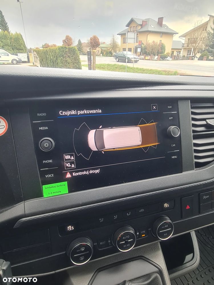 Volkswagen Caravelle 2.0 TDI L2 Comfortline DSG - 19