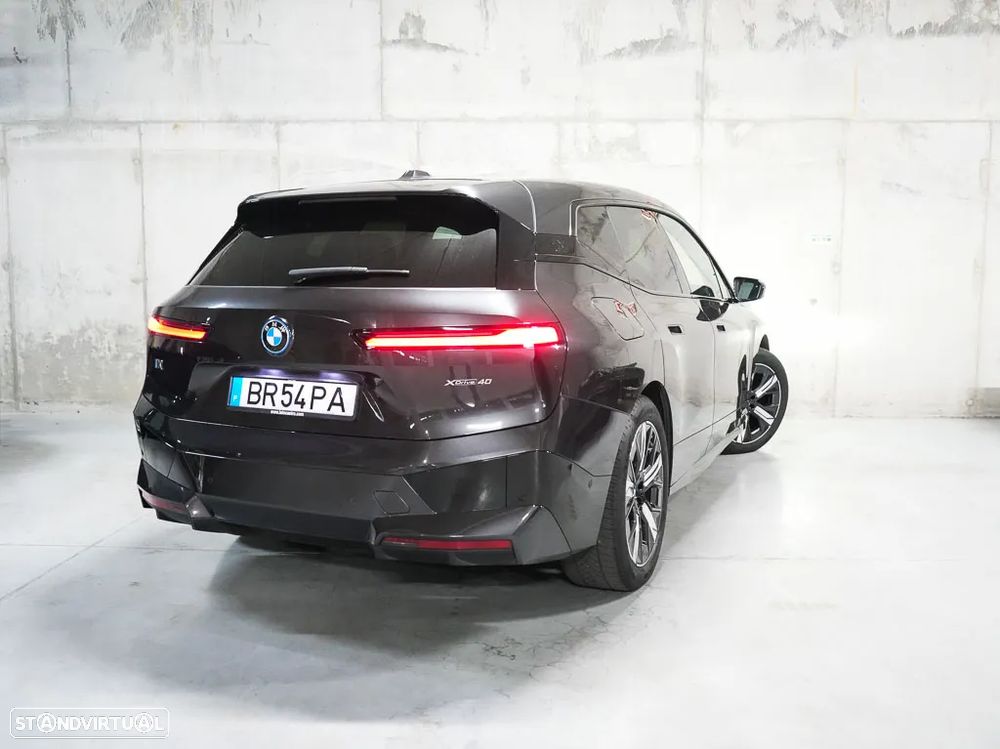 BMW iX xDrive 40 Pack Desportivo - 7