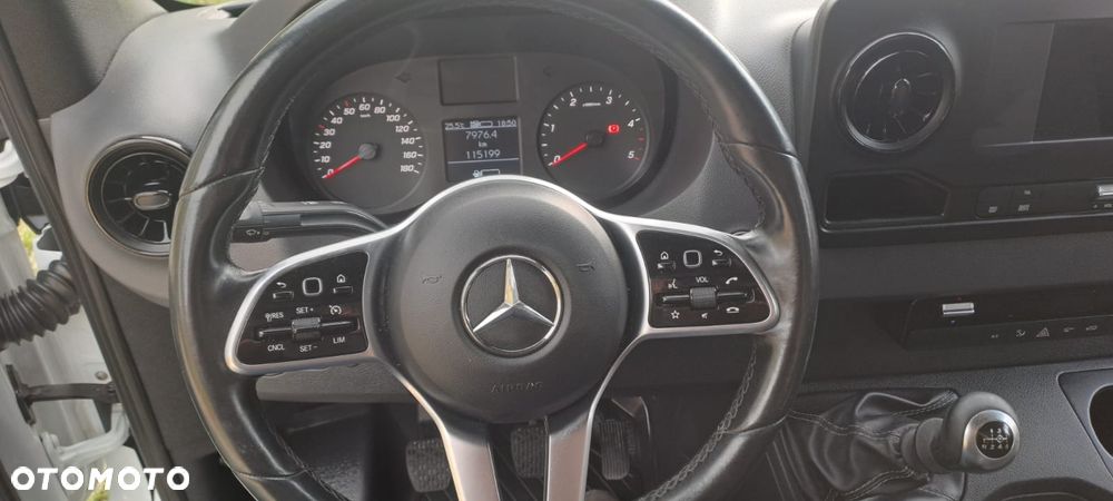 Mercedes-Benz SPRINTER - 15