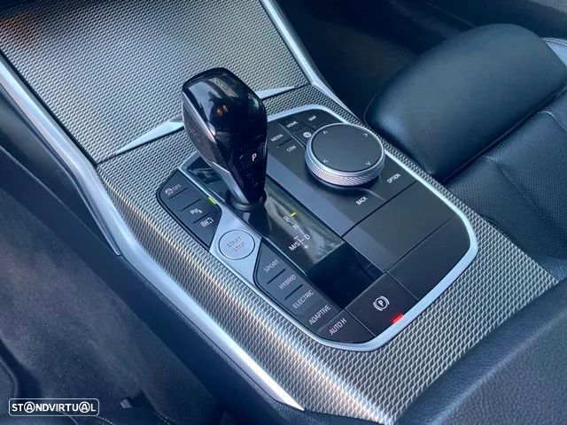 BMW 320 e Touring Pack Desportivo M Auto - 31