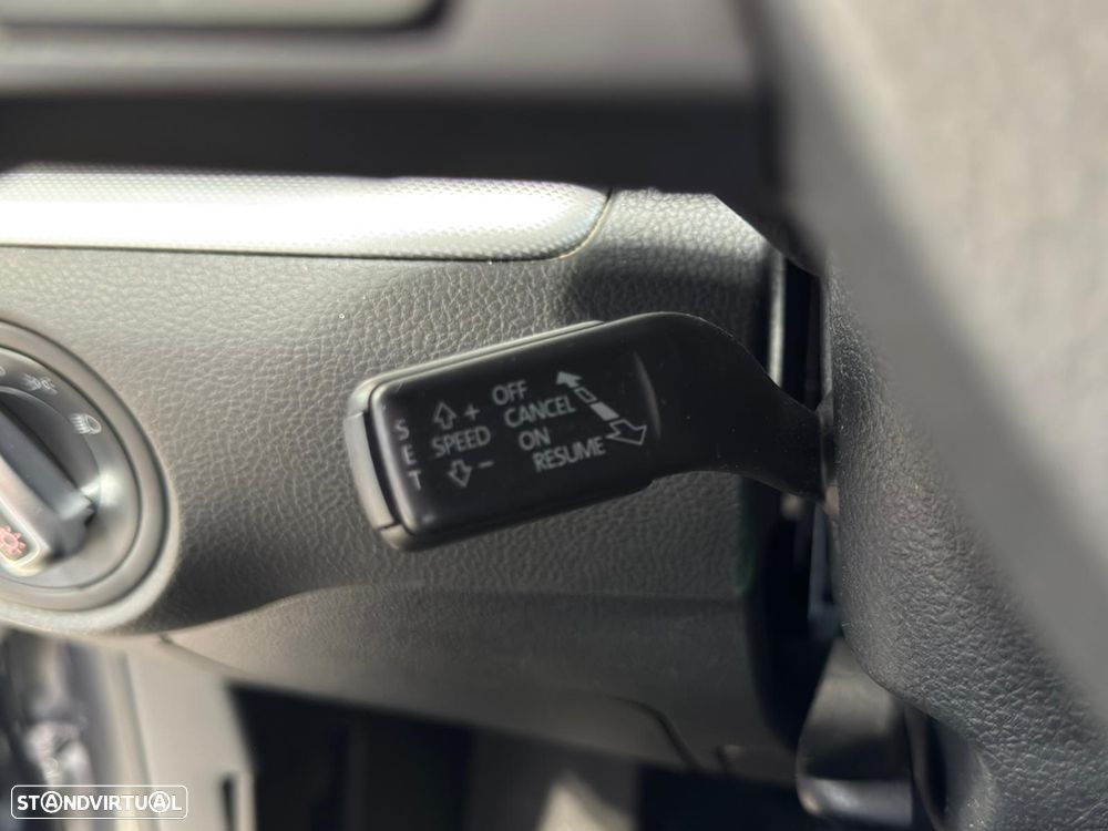 VW Sharan 2.0 TDI Confortline - 28
