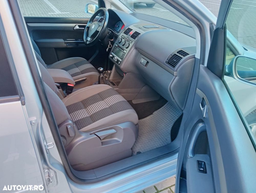 Volkswagen Touran 2.0 TDI DPF BlueMotion Technology Life - 11