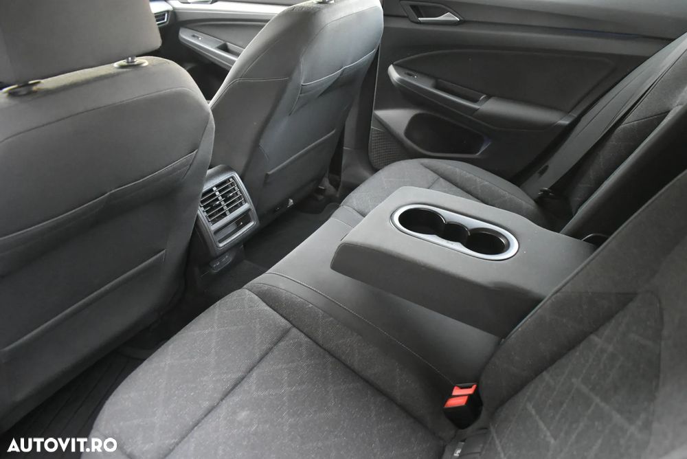 Volkswagen Golf 1.5 eTSI ACT DSG MHEV Life - 16