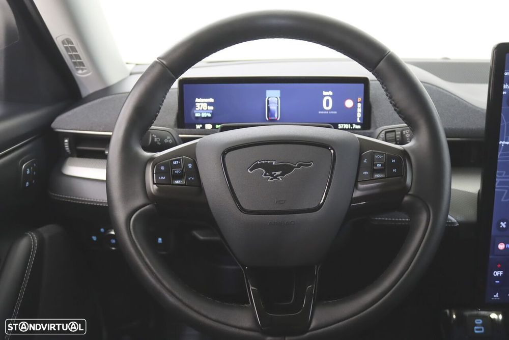 Ford Mustang Mach-E - 12