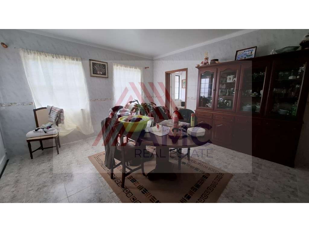 VENDE-SE EXCELENTE MORADIA NA MADALENA DO PICO - Grande imagem: 5/17