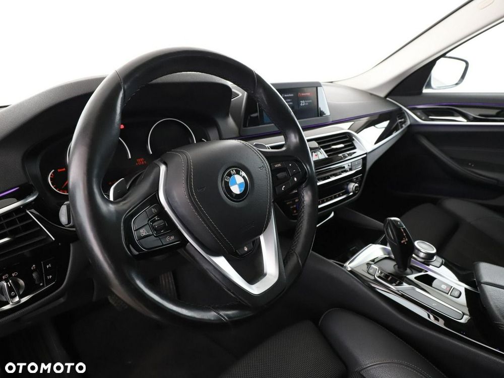 BMW Seria 5 520d Sport Line - 15