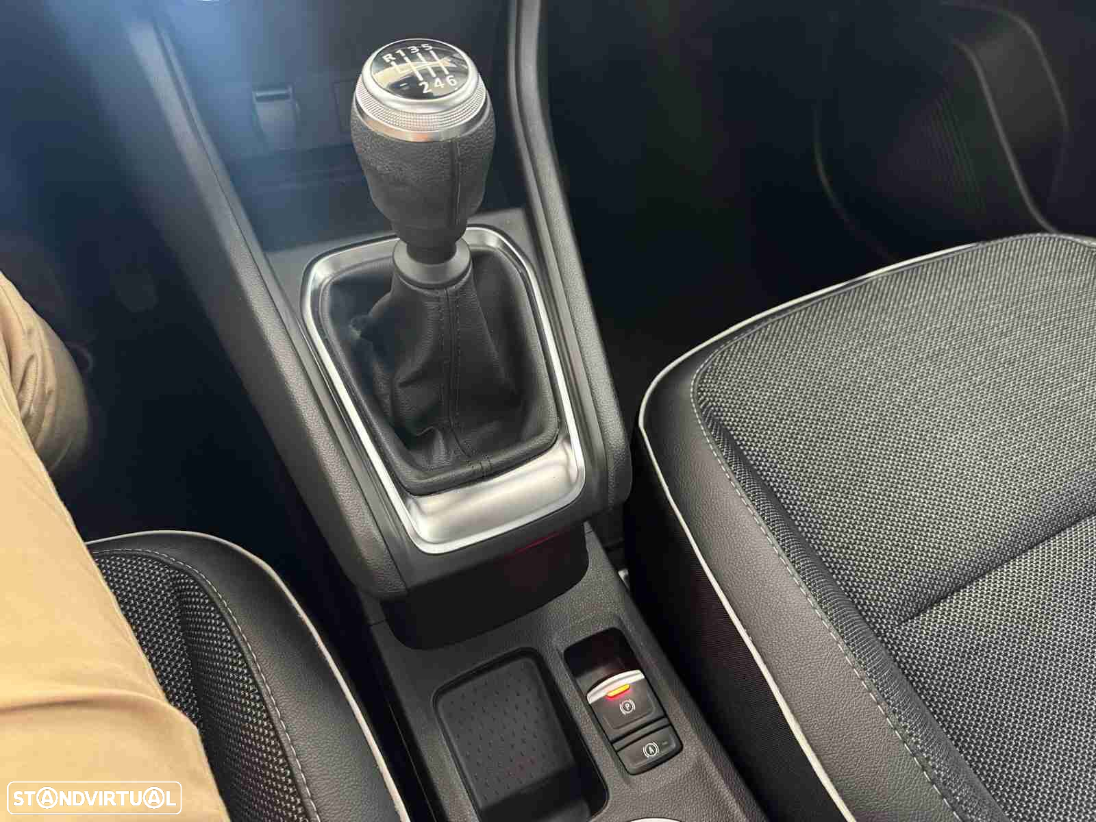 Renault Captur 1.0 TCe Techno - 11