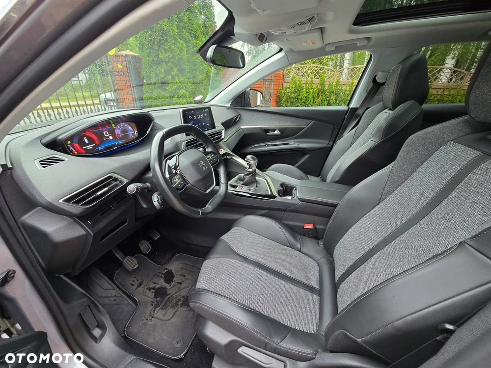 Peugeot 3008 1.2 PureTech Allure S&S - 6