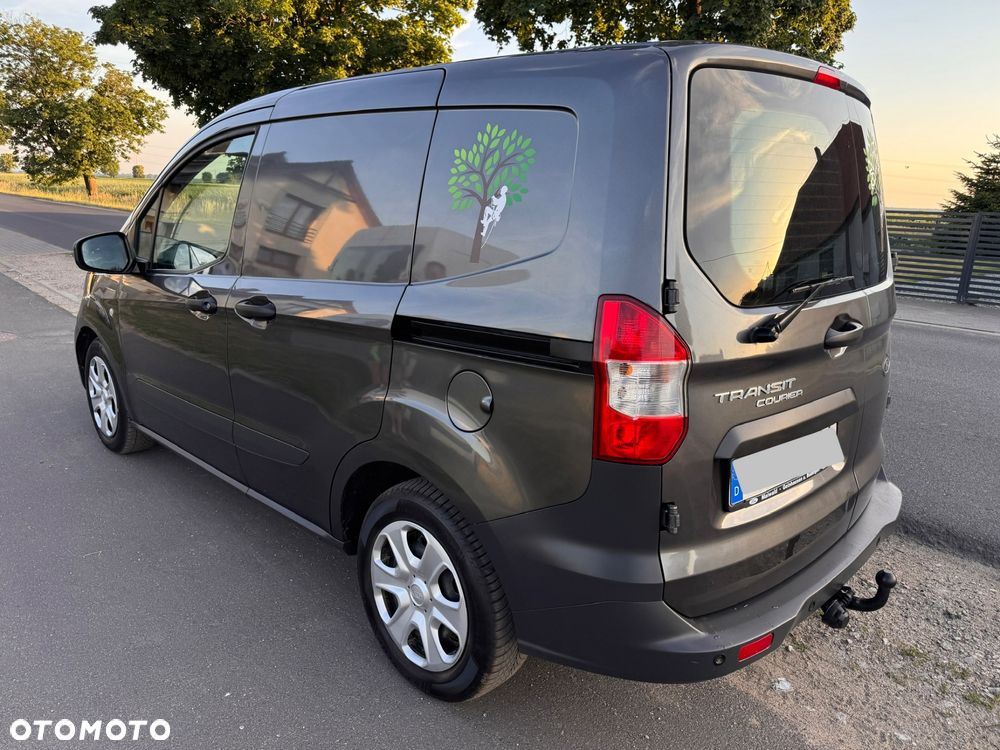 Ford Transit Courier - 2