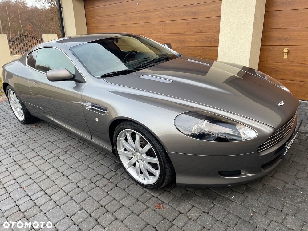 Aston Martin DB9 Standard - 4