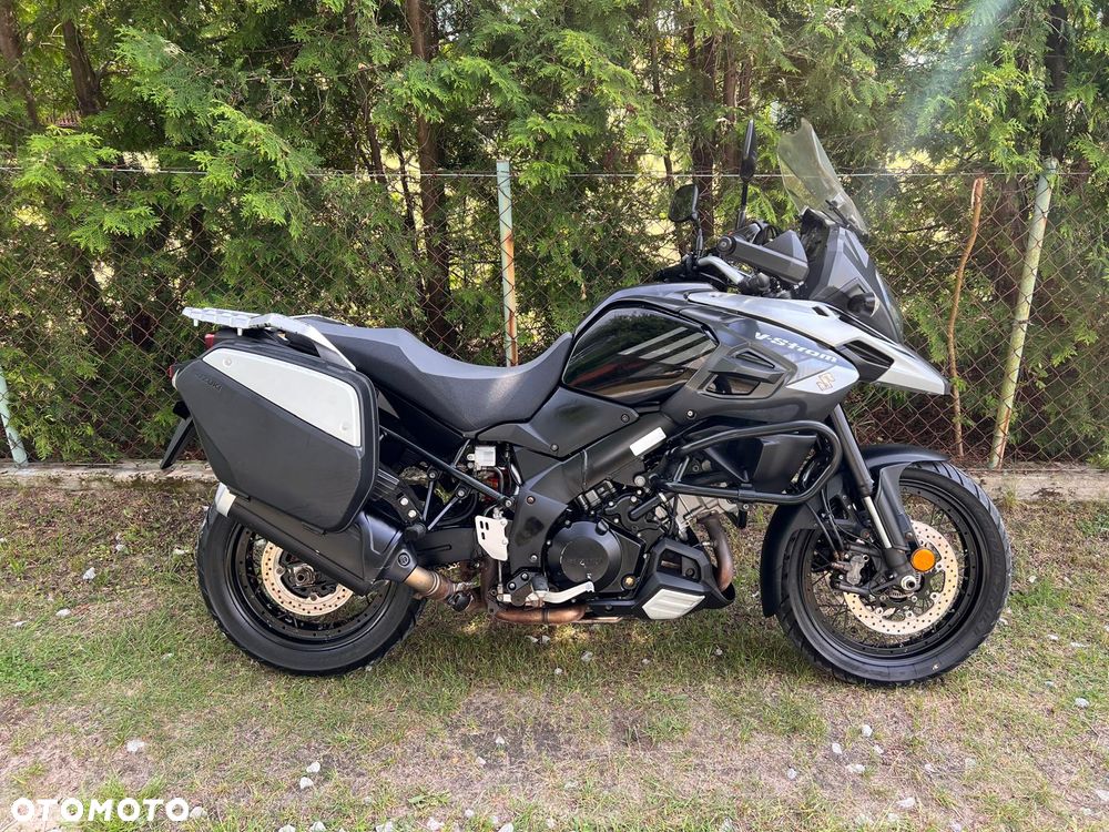 Suzuki V-STROM - 10