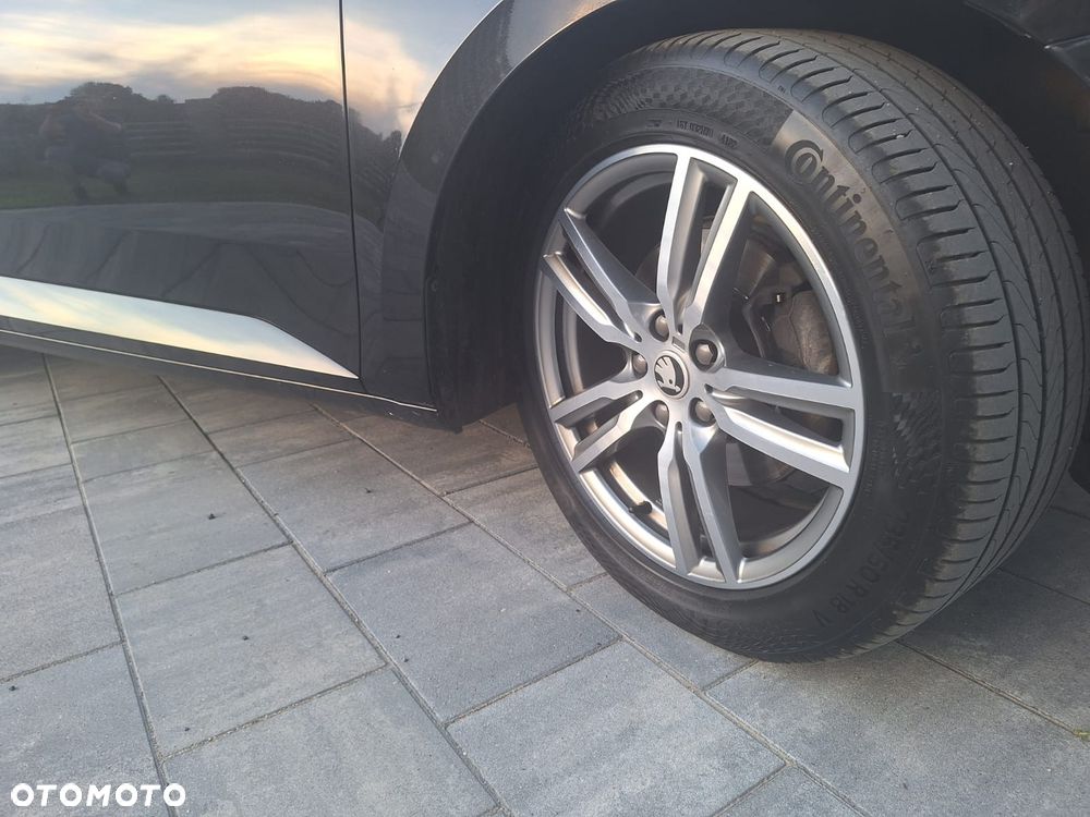 Skoda Superb 2.0 TDI SCR Style DSG - 20