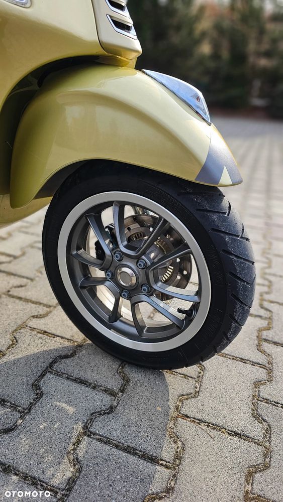Piaggio Vespa - 11