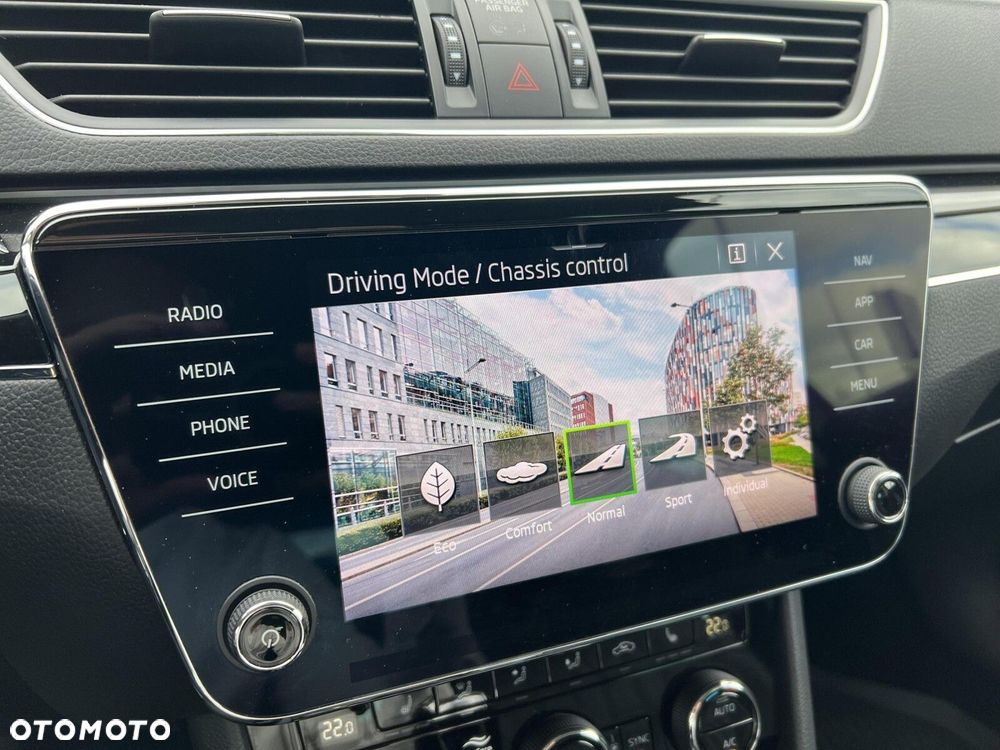 Skoda Superb 2.0 TDI SCR L&K DSG - 32