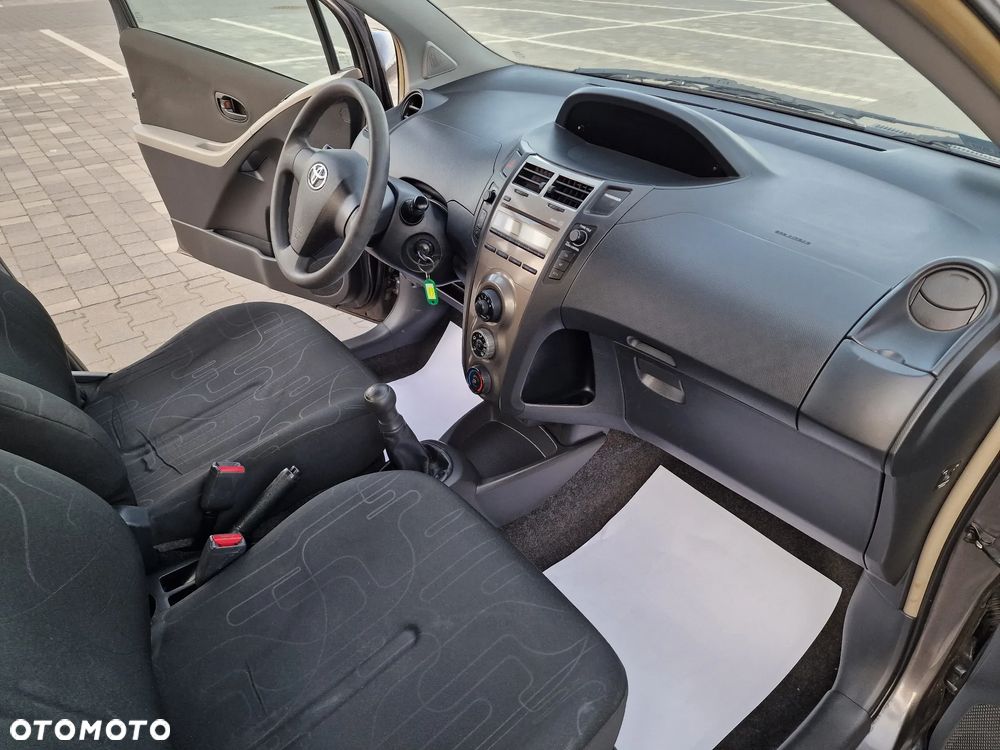Toyota Yaris 1.0 Premium - 7