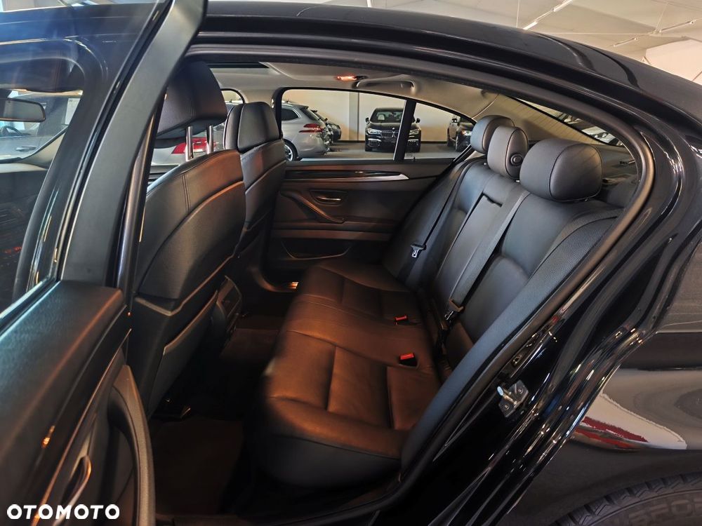 BMW Seria 5 525d - 8