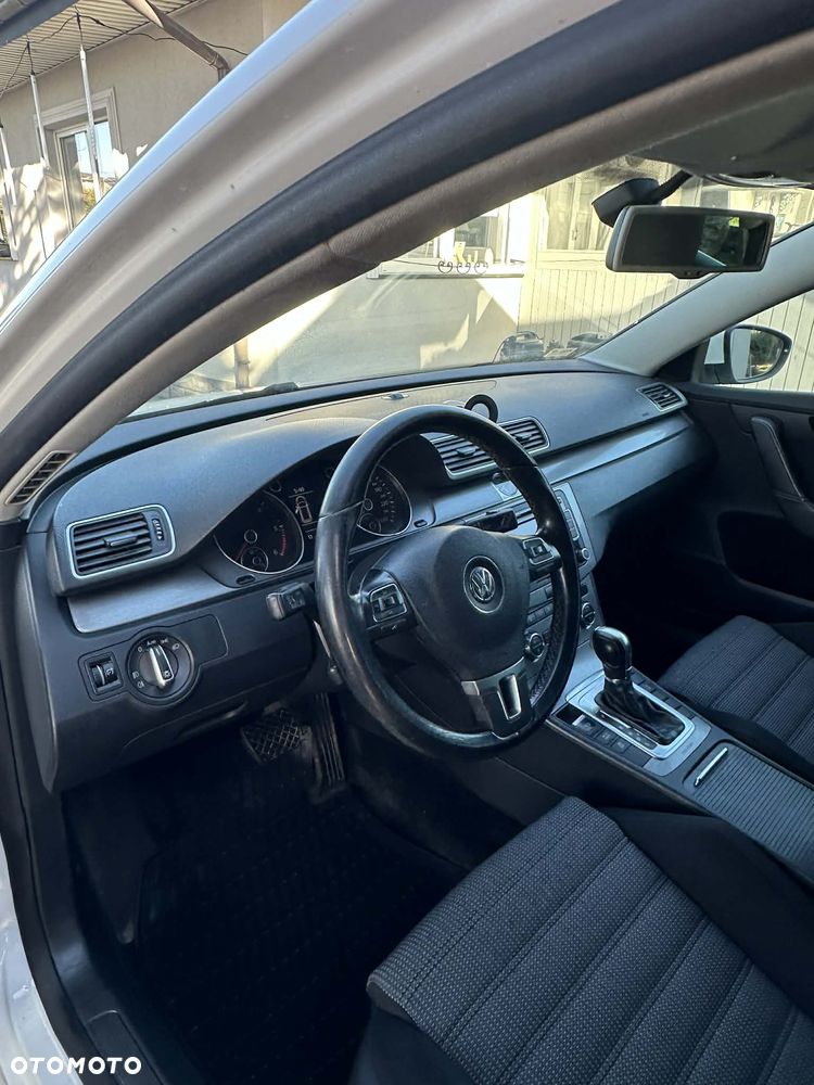 Volkswagen Passat 2.0 TDI 4Motion DSG BlueMotion Tech Comfortline - 13