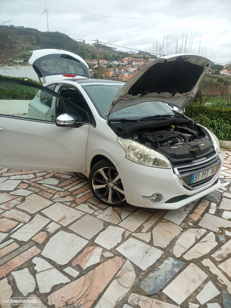 Peugeot 208 1.6 e-HDi Allure - 4