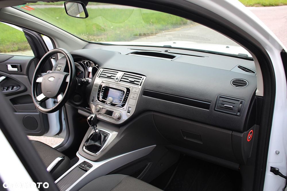 Ford Kuga 2.0 TDCi 4x4 Titanium - 23