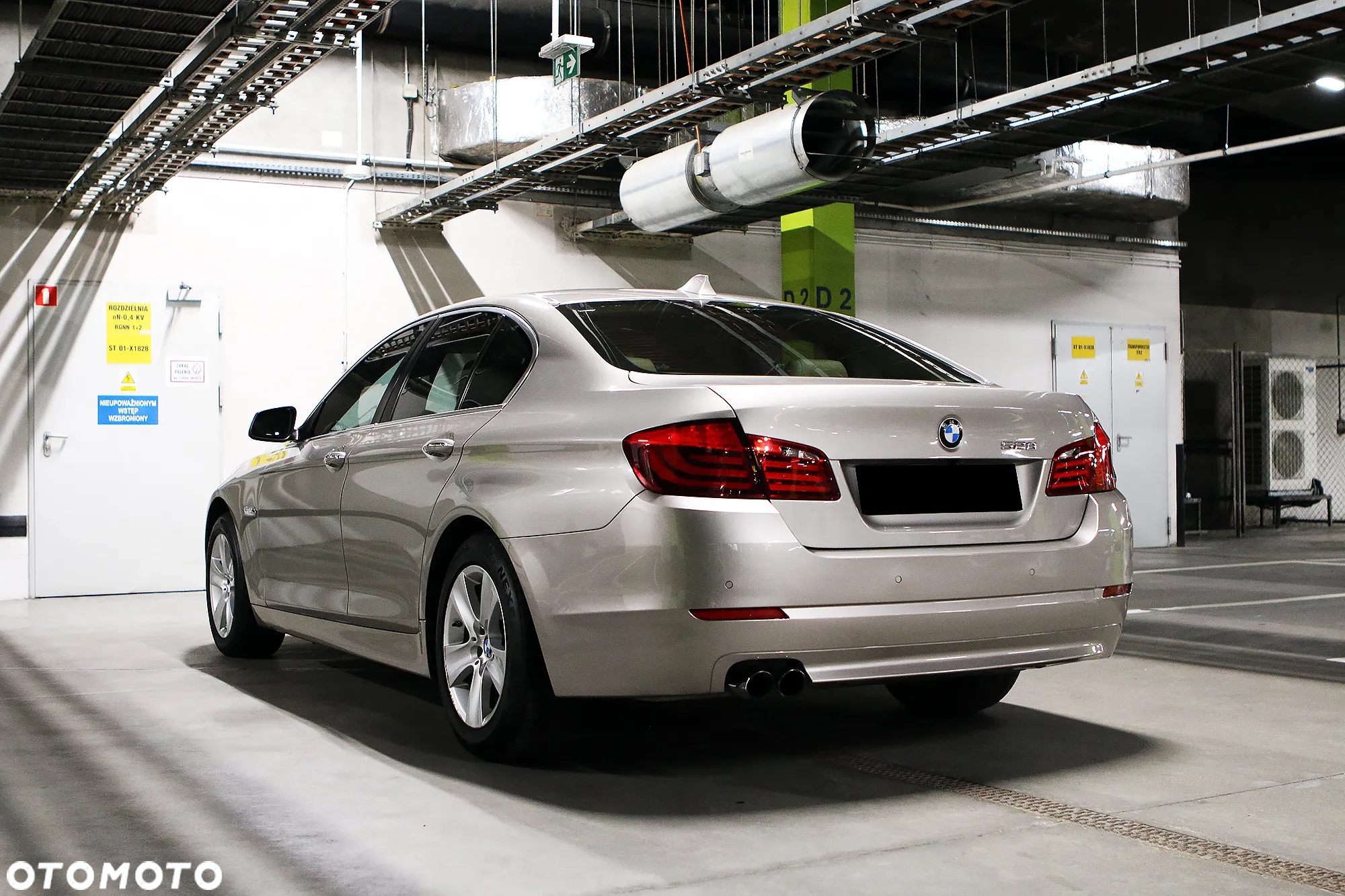 BMW Seria 5 528i - 12