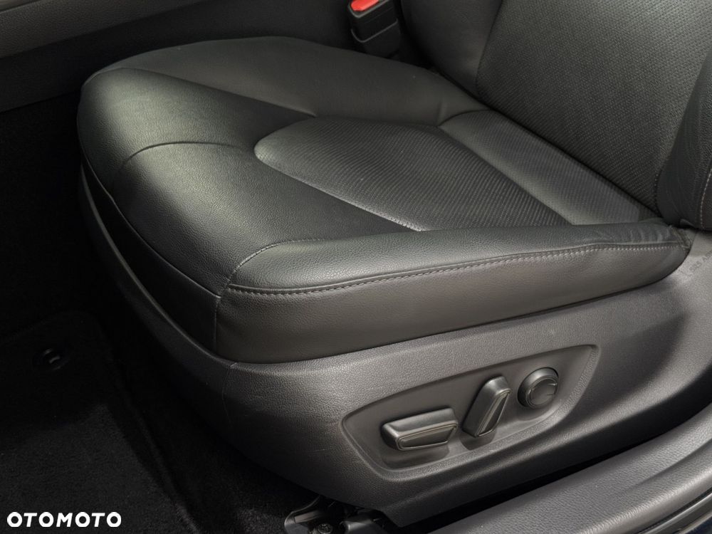 Toyota Camry - 11