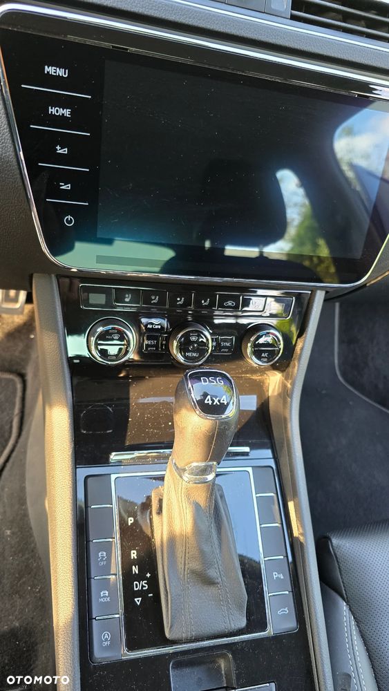 Skoda Superb 2.0 TDI SCR 4x4 L&K DSG - 9