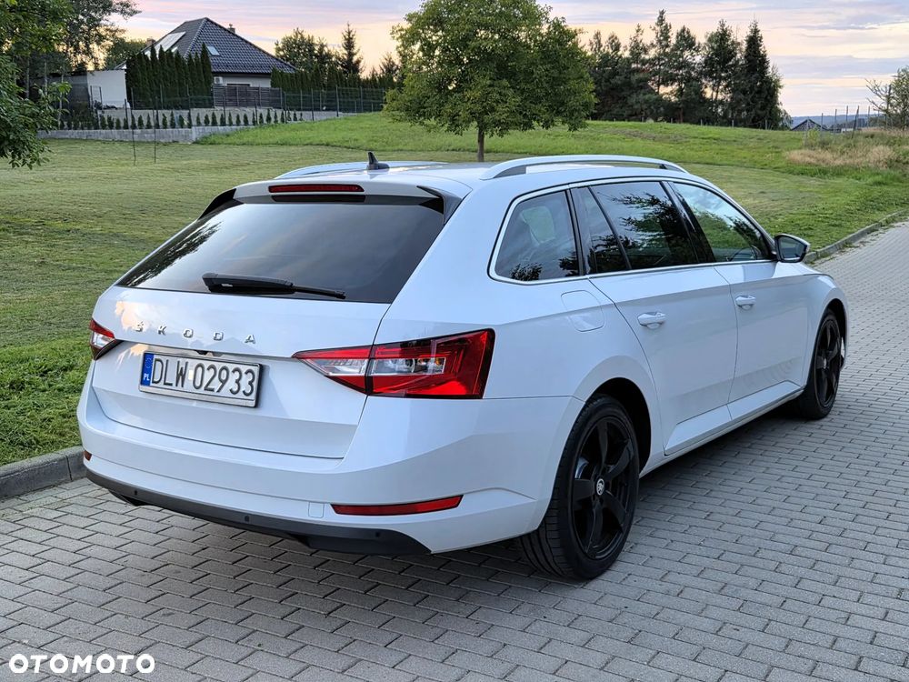 Skoda Superb 2.0 TDI DSG Ambition - 2
