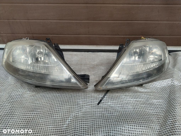 Citroen C3 lampa reflektor prawy lewy komplet Europa wysyłka