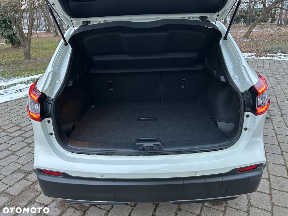 Nissan Qashqai 1.3 DIG-T SHIRO - 11