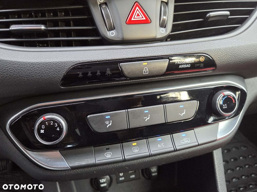 Hyundai i30 1.4 T-GDI Comfort DCT - 33