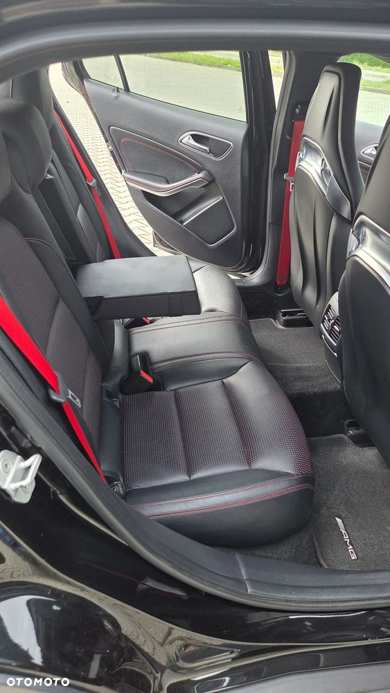 Mercedes-Benz GLA 45 AMG 4-Matic - 27